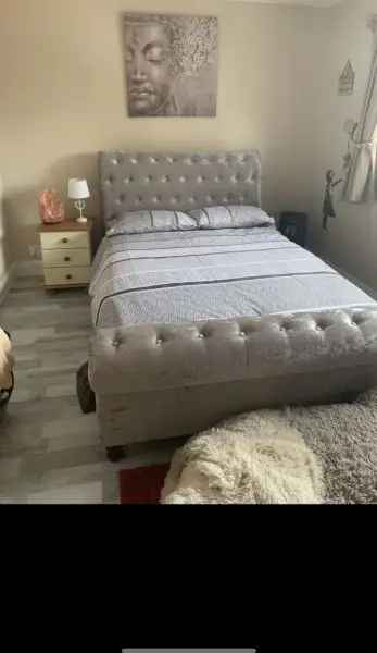 Flat For Rent in Surrey Heath, England