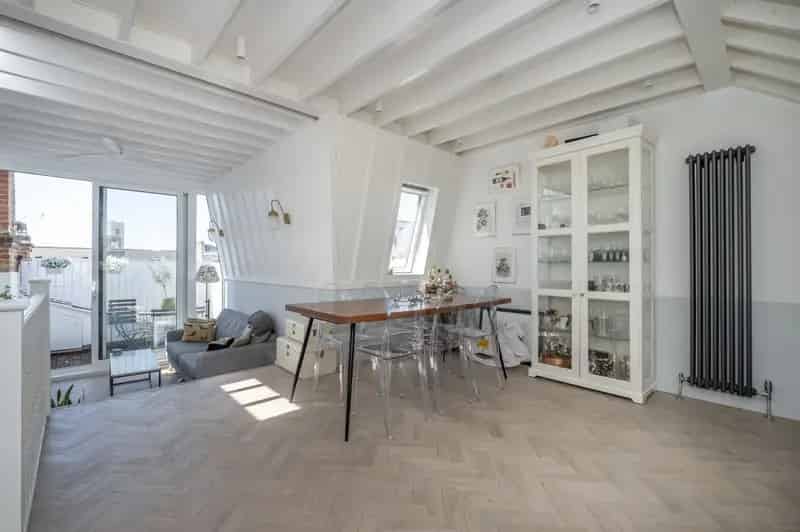 3 Bedroom Flat for Sale in Sands End, Chelsea