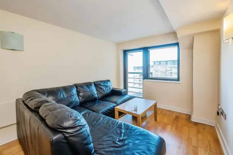 1 Bedroom Apartment for Sale No Upward Chain Allocated Parking
