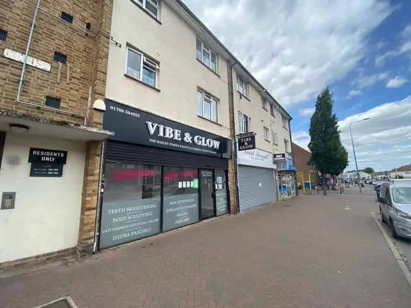Commercial property For Rent , London, England