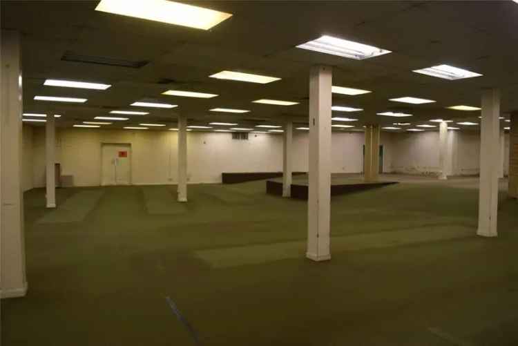 Retail Unit with Warehouse Space in Boston
