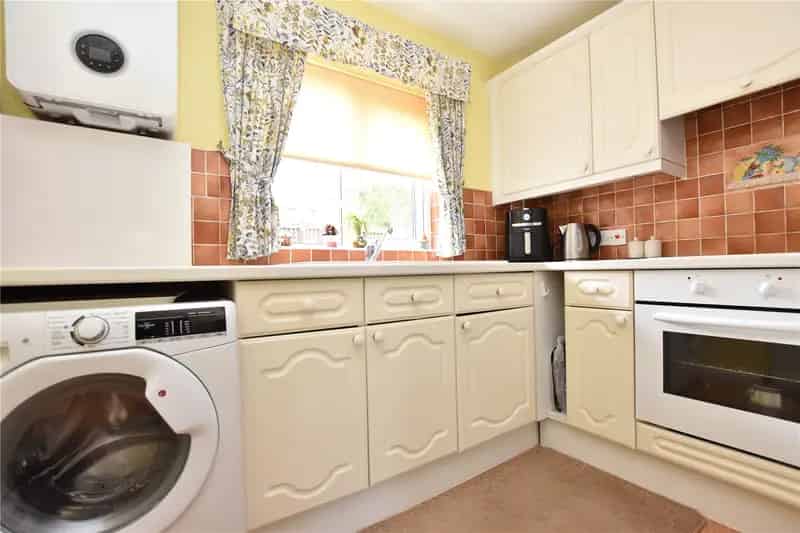 Flat For Sale , Leeds, England