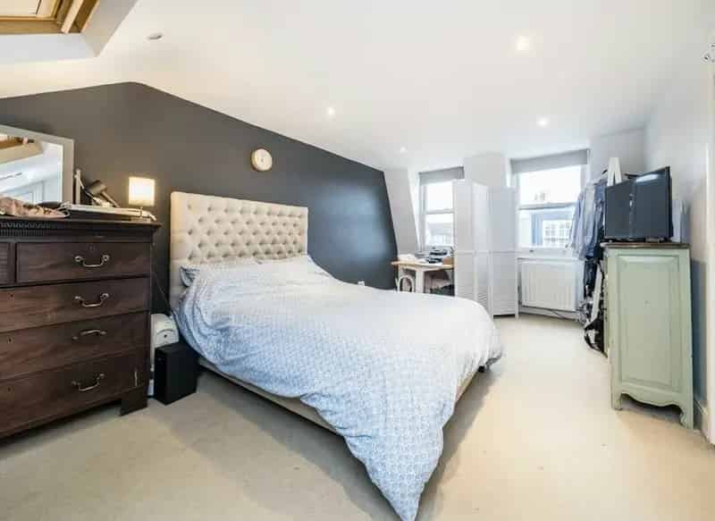 Four Bedroom House with Garden - Ideal for Professionals or Families
