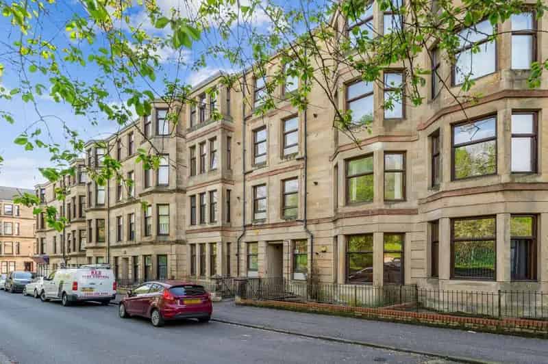 2 Bedroom Flat for Sale Near Ruchill Park