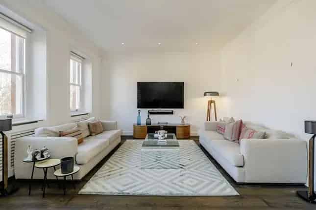 2-Bedroom Flat for Sale in Pont Street London SW1X