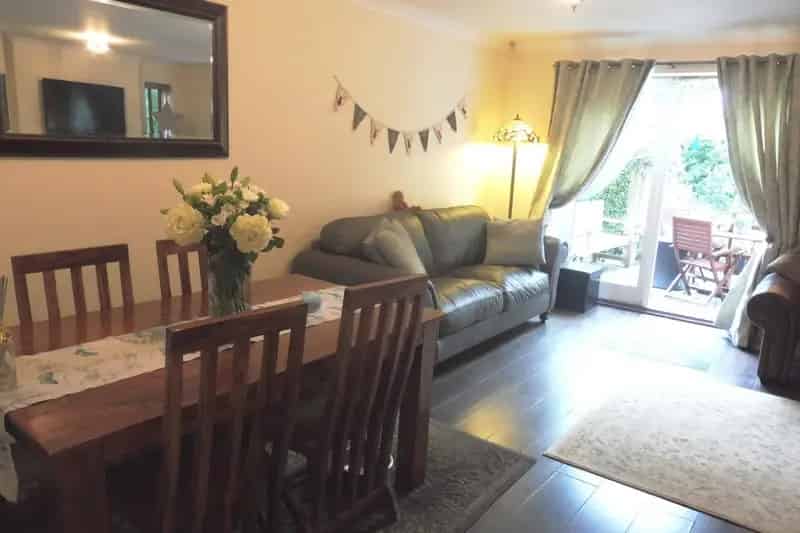 3 Bed Semi-Detached House Rawdon Near Apperly Bridge Station