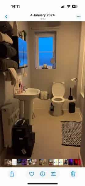 Large 2 Bed Flat 2nd Floor 3 Storage Cupboards Car Park