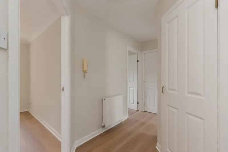 2 Bedroom Furnished Flat to Rent Near Amenities