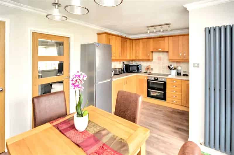 3 Bedroom Semi Detached House Near M62 and M1 Motorways