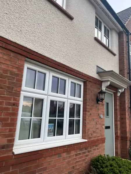 3 Bedroom House with Garden Near Airport