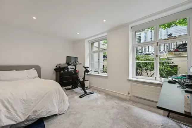 2-Bed Flat for Sale in Marylebone Village London