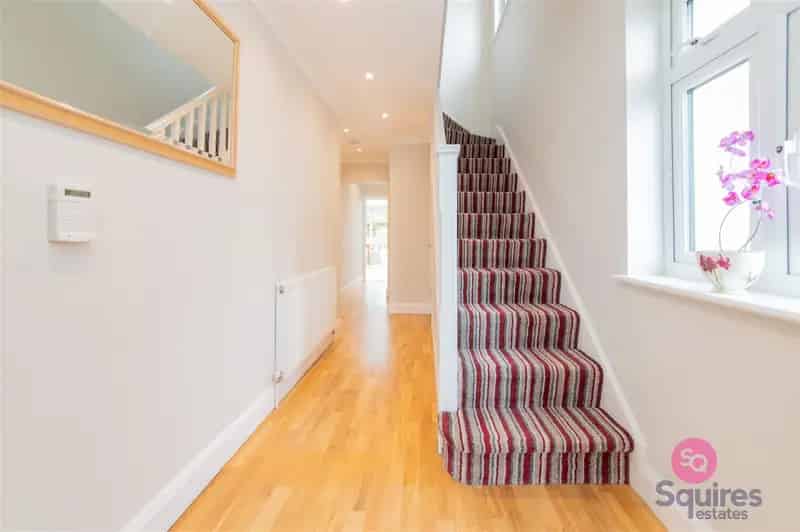 4 Bedroom Semi-Detached House to Rent
