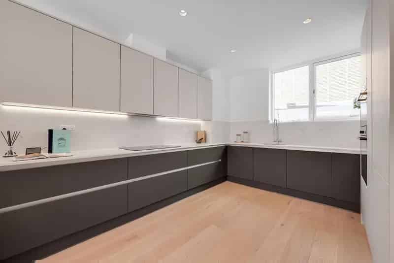 Luxury 3 Bedroom Plus Study Mews House With Garage