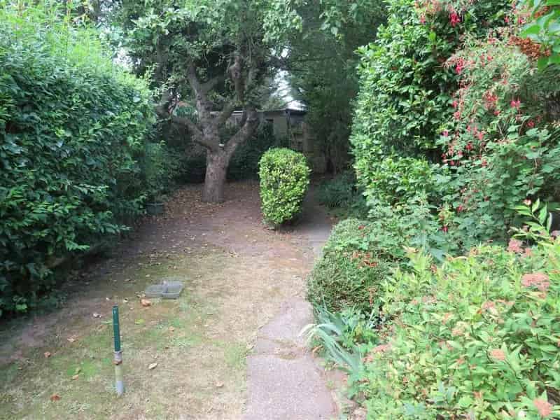 3 Bedroom Semi Detached House For Sale Requiring Modernization