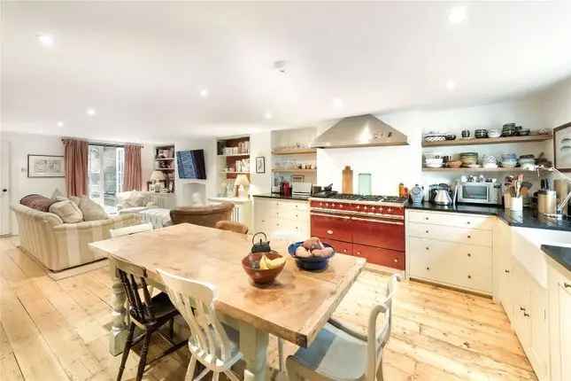 5 Bedroom Victorian Family Home South Facing Garden Oval London