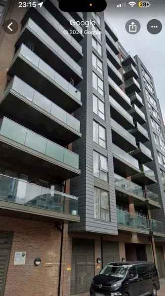 Modern Docklands Apartment Near DLR Station