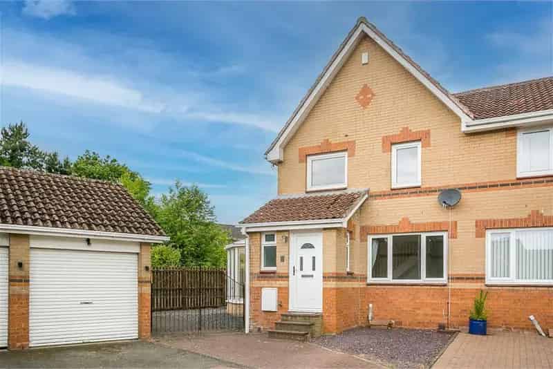 3 Bed Semi-Detached House with 3 Reception Rooms and Garage