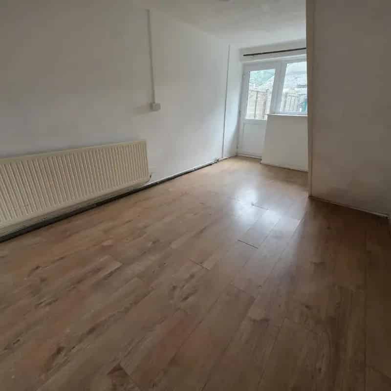 3 Bed House To Let Near Pontypridd Town Centre