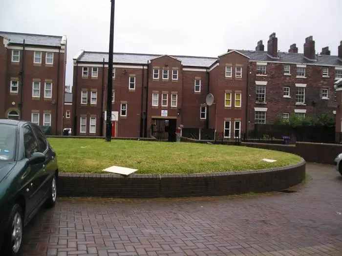 1 bed flat in Canning/Georgian Quarter