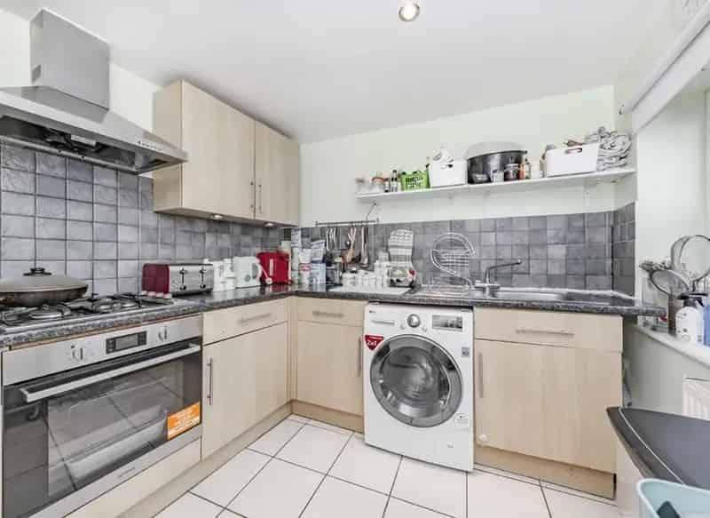Spacious 2-Bedroom Flat Near City Center