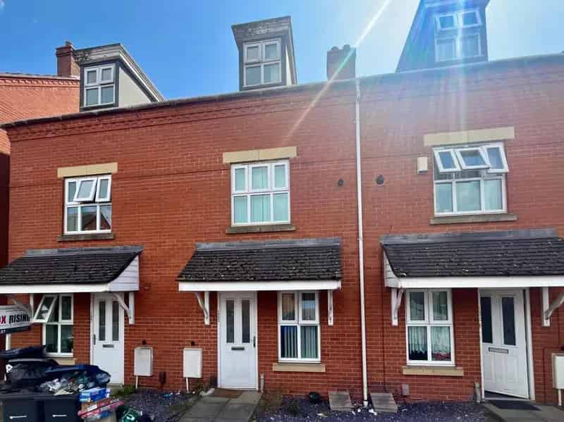 4 Bedroom Townhouse For Sale