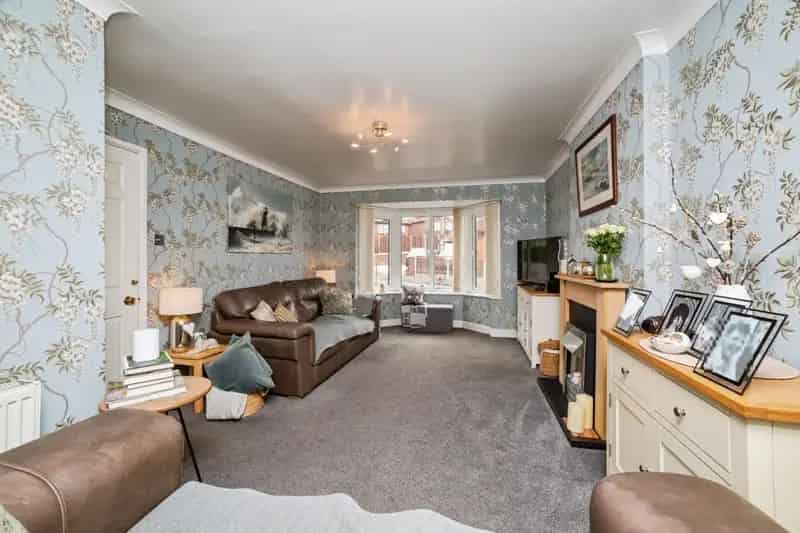 3 Bedroom Dormer Detached House For Sale