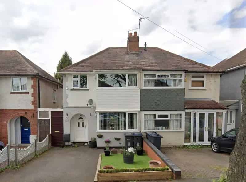 3 Bedroom Semi-Detached House to Rent