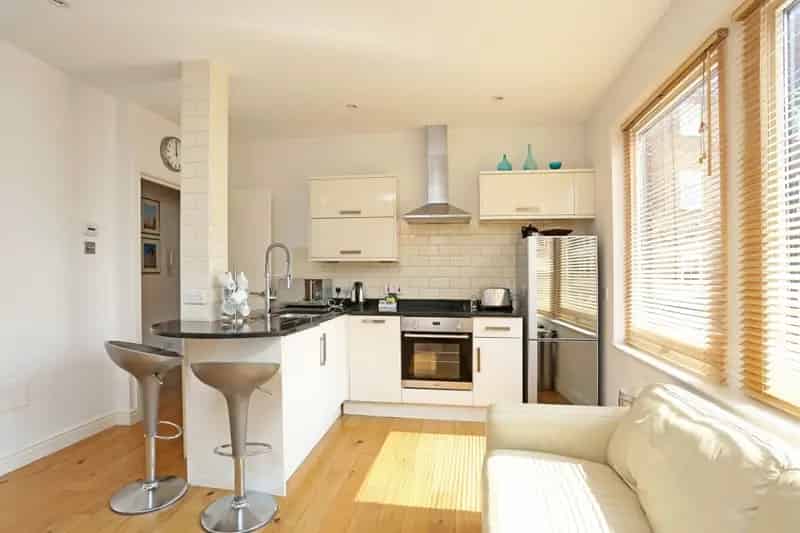 2 Bedroom Flat to Rent in Windsor Town Centre