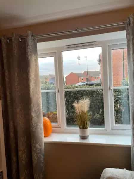 2 Bed Ground Floor Flat New Build Parking Quiet Neighborhood