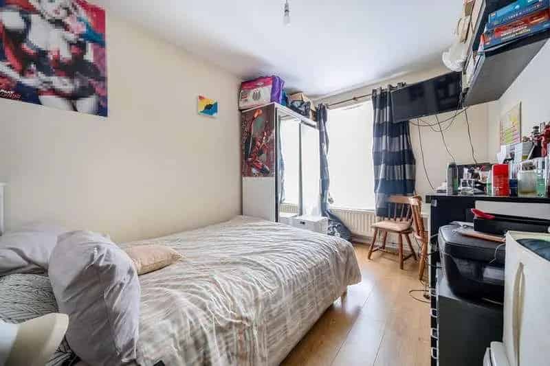 2 Bed Flat for Sale in Brixton