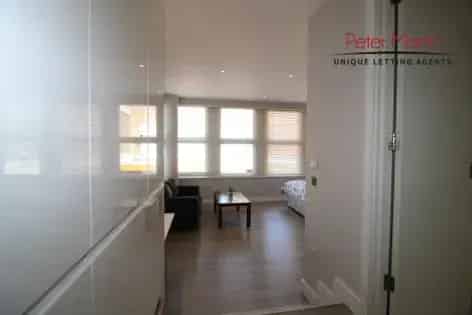 1 Room Studio Flat 47m² London - Modern - Near Middlesex University