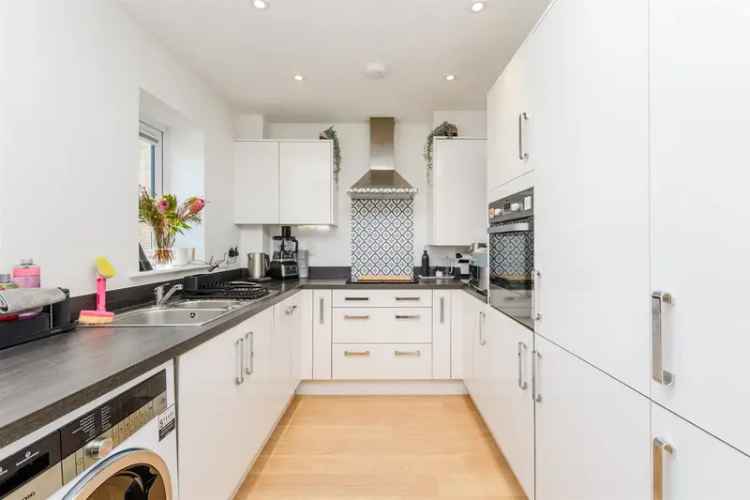 2 Bedroom Flat for Sale Top Floor First Time Buyer Balcony Near Lakes
