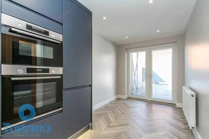 2 Bedroom Terraced House to Rent Modern Stylish Home