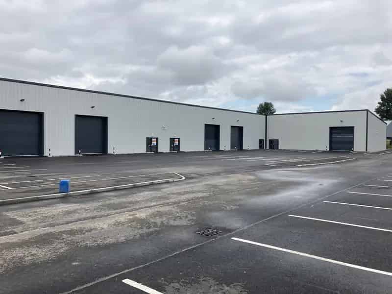 New Business Units Steel Frame High Eaves Secure Parking