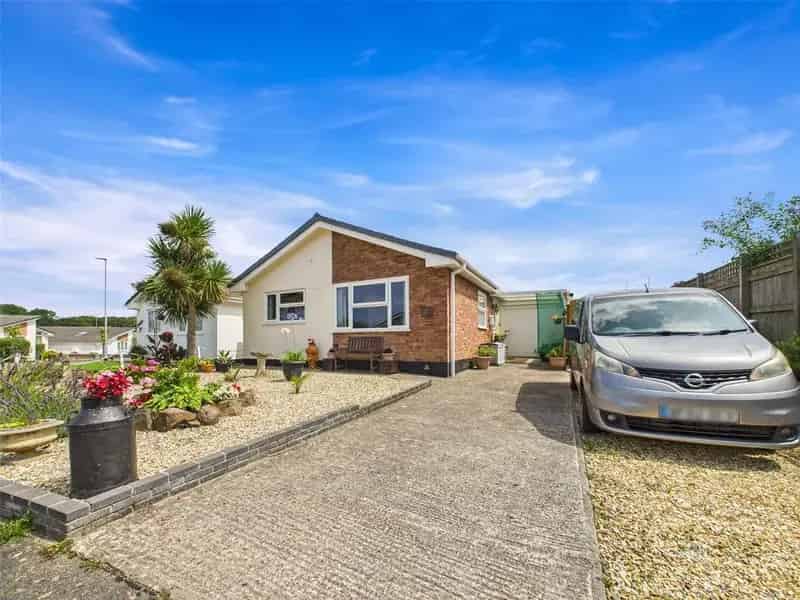 2 Bedroom Bungalow for Sale in Bude