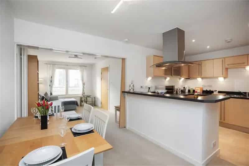 3 Bed Townhouse with Roof Terrace and Garage