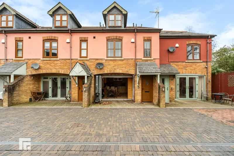 2 Bedroom Terraced House for Sale in Canton