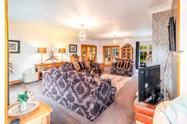 Family Home for Sale in Kirkton of Auchterhouse, Dundee