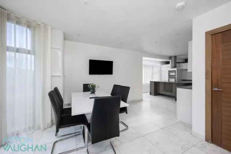 3 Bedroom Detached House Modernized Underfloor Heating Fingerprint Entry