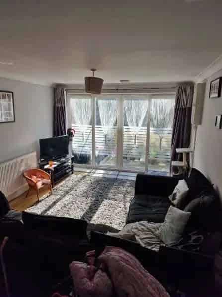 2 Bedroom Ground Floor Flat with Garden