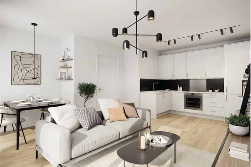 3 Bed Ground Floor Flat with Garden and Parking