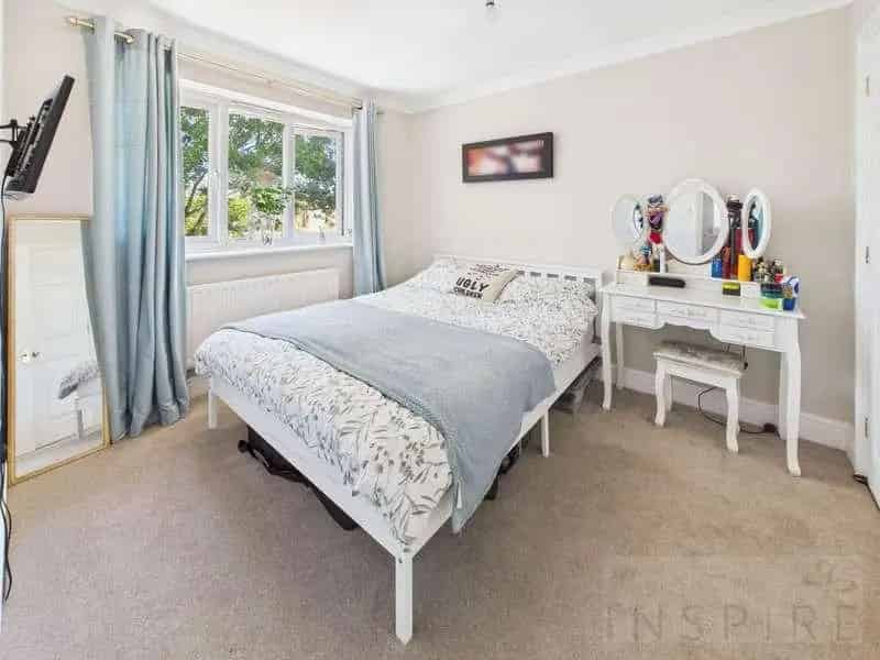 3 Bed Semi-Detached House for Sale