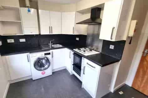 3 Bedroom Flat 97m² Aberdeen Freshly Decorated