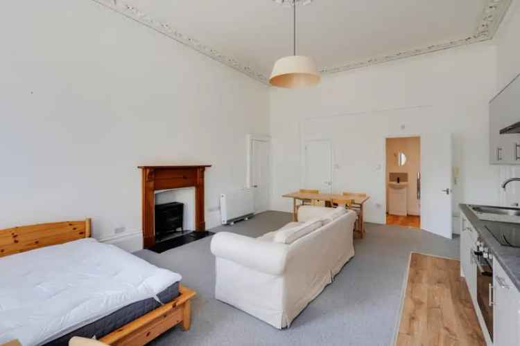 Spacious Clifton Village Studio Flat near Garden Square