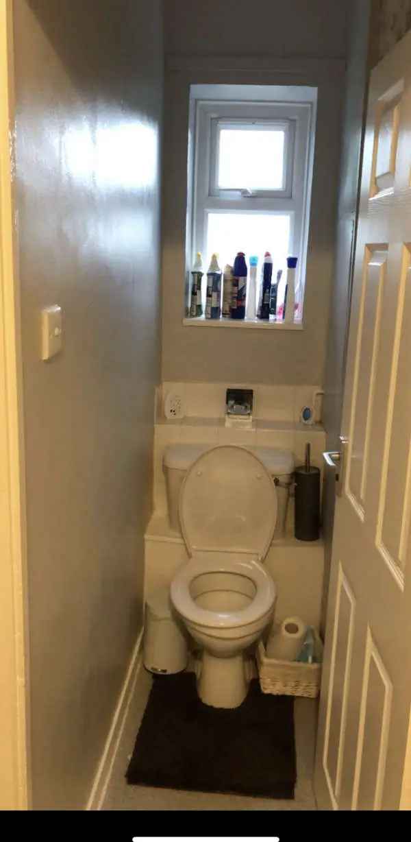 Flat For Rent in Hertsmere, England