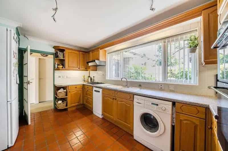 4 bed house for sale