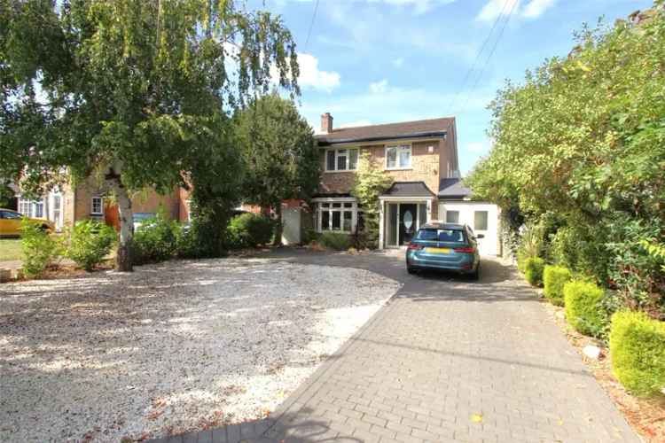 2 bedroom house in Leigh-on-Sea