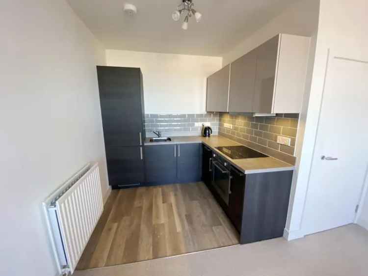 2-Bedroom Top Floor Apartment Cove Available Early May 2025