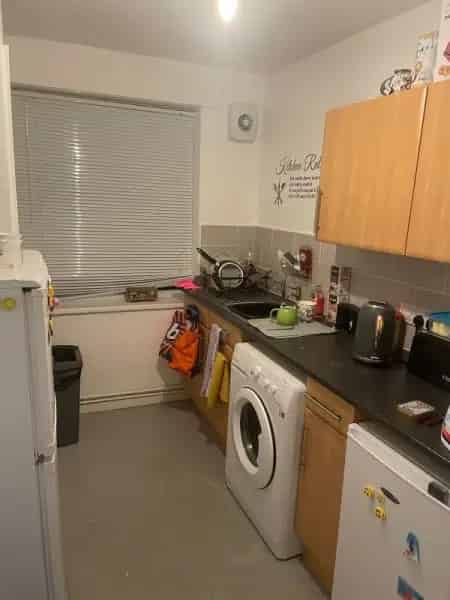 1 Bed Flat Communal Garden