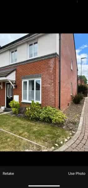 Lovely 2 Bed House with Garden, Parking & Pet-Friendly